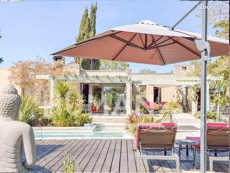 villa 10 pièces 273 m²