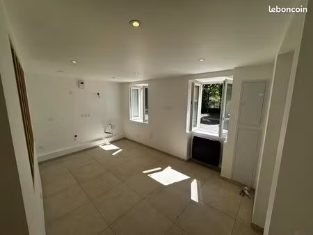 appartement t2 rénové en rez-de-chaussée