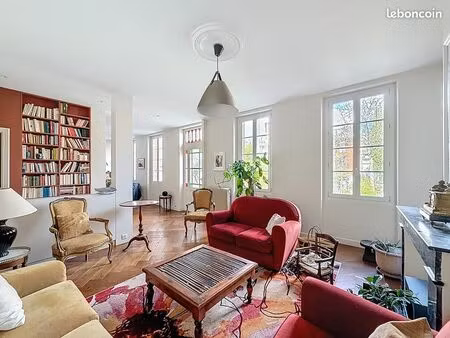 maison 10 pièces 235 m²