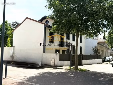 maison 10 pièces 185 m²