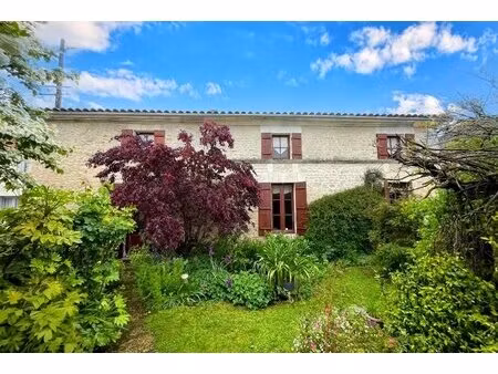 charmante maison familiale à le gua