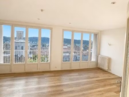 superbe t2 rénové 54 m² avec balcon + box fermé  centre d’ oyonnax