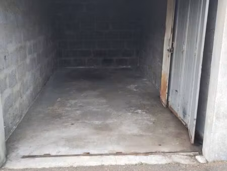 garage fermé à louer – aubière (rue du docteur casati)