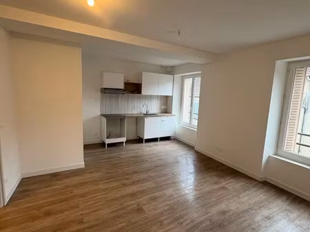 750 appartement t2 duplex entièrement rénové