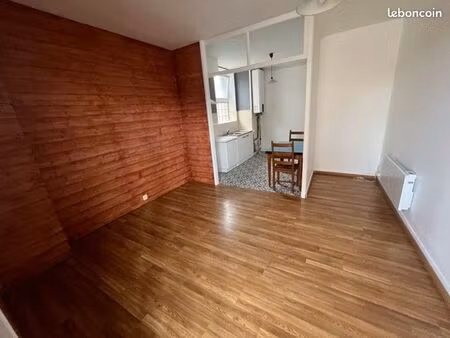 à louer – appartement t3 – salies-de-béarn centre-ville