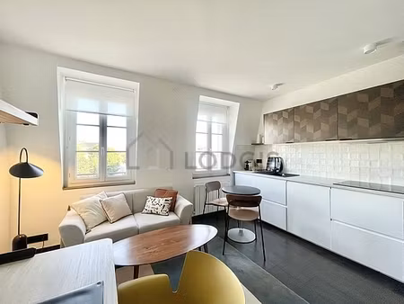 studio meublé avec ascenseur