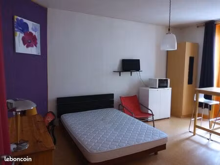 studio meublé rue de la tour 21m2 proche parcs centre
