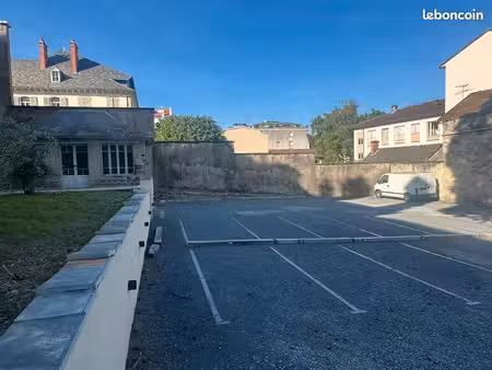 5 places de parking sécurisées centre ville aurillac