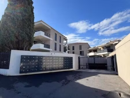 parking 12 m² frejus