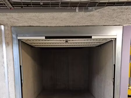 garage / box fermé à louer – résidence métropolitan
