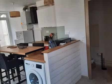a louer - maison t3 meublee refaite à neuf au cœur de la ville basse du blanc (rue faye)