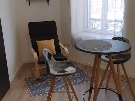 joli studio meublé studio ■situé proche gare  proche carrefour market ■un mois de caution 