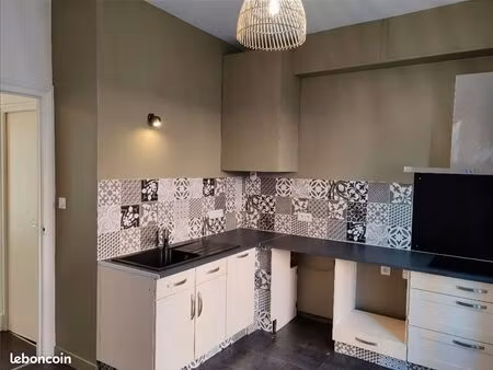 appartement t2  60m2  proche lycée et centre ville