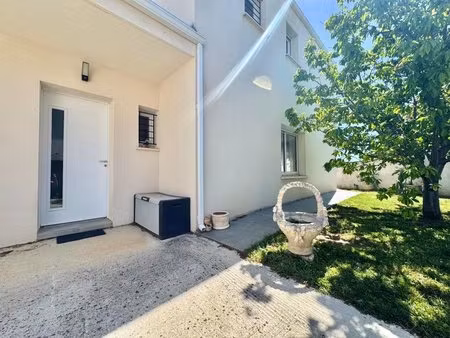 maison récente  familiale et lumineuse avec suite parentale en rez-de-chaussée  garage et.
