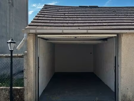 à louer – box de 25 m2