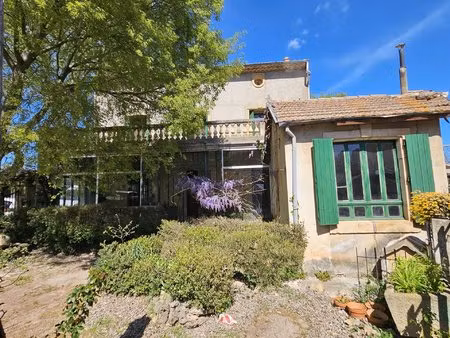 maison bourgeoise typique du xixème siècle avec parc arboré