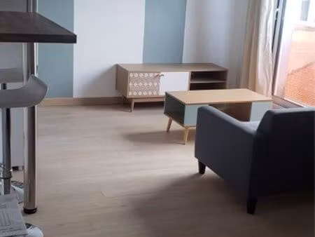 studio rénové meublé