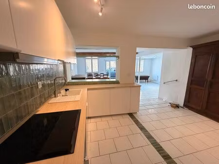 bel appartement t3/4 plein pied centre ancien courthézon