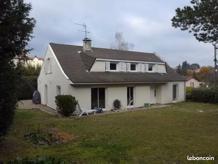 maison 9 pièces 220 m²