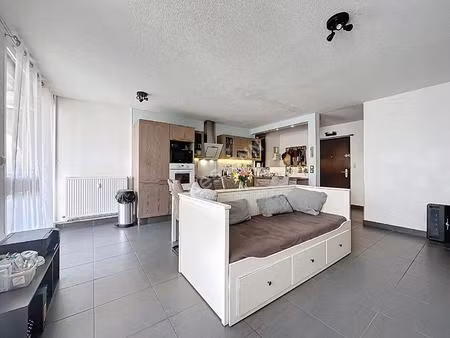 appartement 4 pièces de 83 52 m² sur rumilly  avec grand balcon et cave