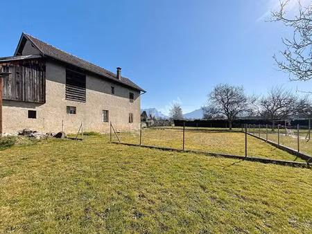 maison à réhabiliter sur terrain plat de 750 m²  à vendre sur epagny metz-tessy