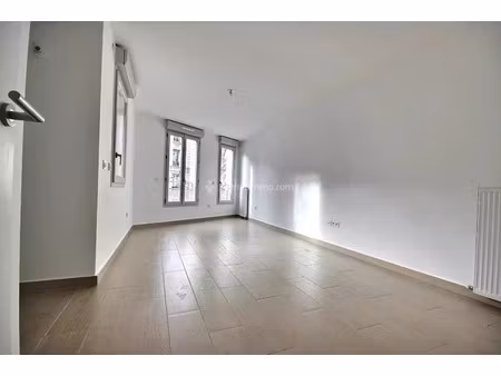 location appartement 3 pièces 60 m2 à asnières-sur-seine