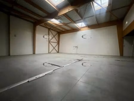 location local d’activités romainville 93230 851m²