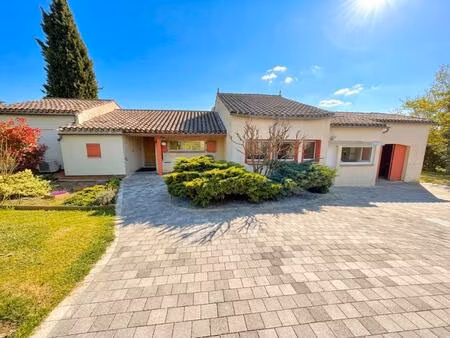 pradines (46090)  maison 5 chambres 210 m2 sur 5000 m² de terrain avec piscine