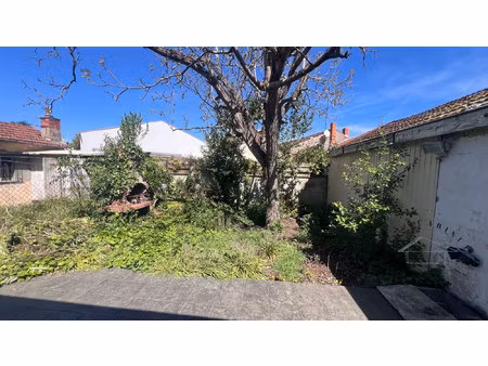 le bouscat – maison en pierre à rénover avec jardin et dépe