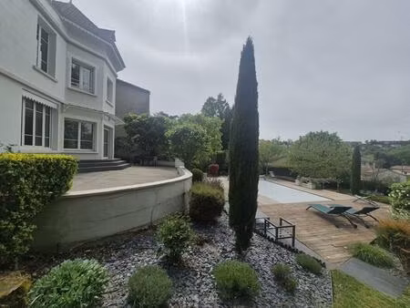 saint etienne maison de maître de 275 m² 5 chambres  avec piscine  dépendance et carport s