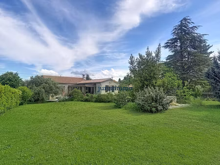 authentique propriete en pierre avec terrain constructible au coeur de vaison-la-romaine