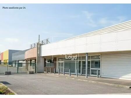 location local d'activités 600 m² à 1 200 m²