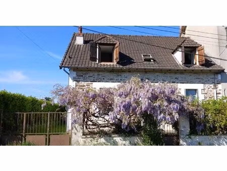 maison de village de 4 chambres et 2 salles de bains avec piscine à vendre en dordogne