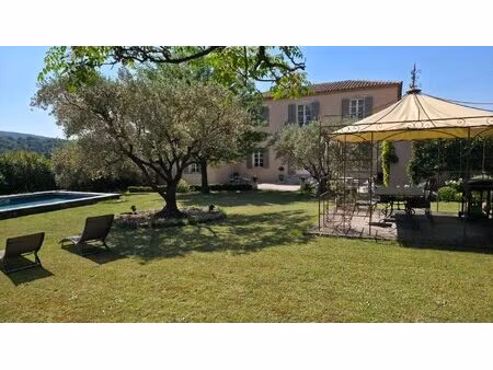 exclusivite. 84340  malaucene  a 5 mn à pied du centre-village  bastide de 8 pieces de 203