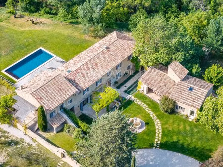 a vendre mas de prestige au pied du luberon à oppède