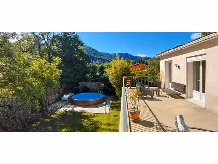 maison de 5 pièces de 146 m² à sumène