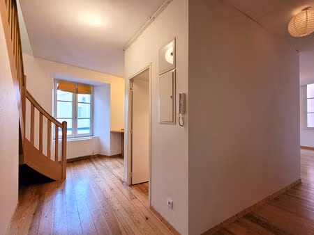 t3 duplex en vieille ville