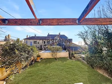 maison de caractère t4 de 52 m2 sur un terrain de 82 m2 avec un