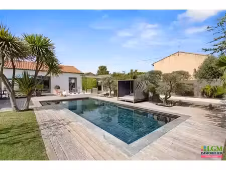 pelissanne - villa contemporaine individuelle+ studio et piscine