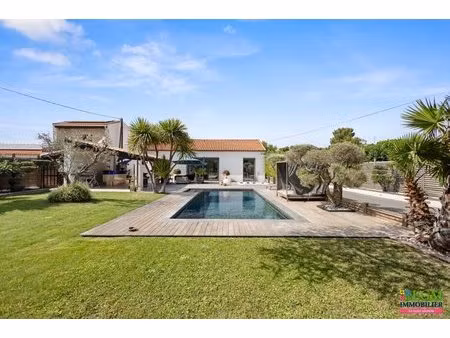villa de plain-pied 130m² avec piscine  jacuzzi et studio indépendant
