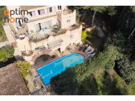 aix-en-provence – propriété familiale et multi-usages de 360 m² avec piscine et espaces...