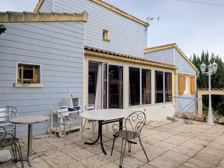 maison avec dépendance et piscine intérieure