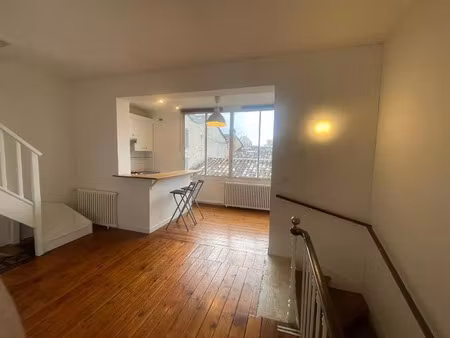 location appartement 4 pièces 70 m² à bordeaux (33000)