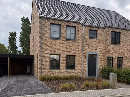 ben nieuwbouwwoning met tuin  carport en bergzolder