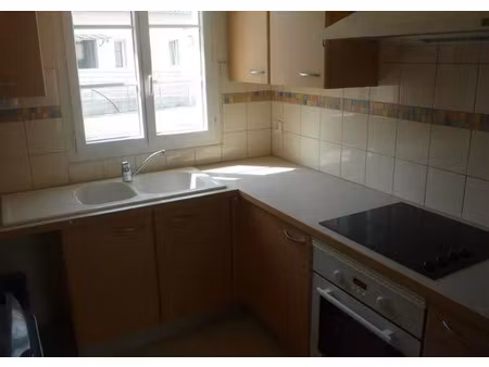 location maison 4 pièces 75 m² à sainte-terre (33350)