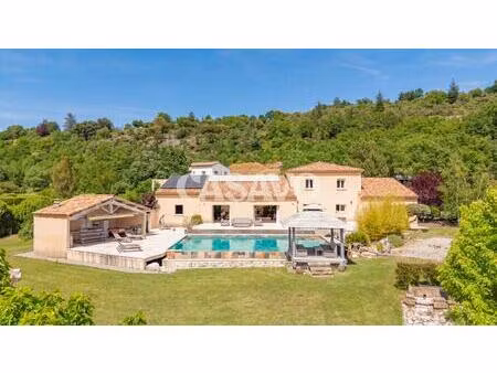 vente maison 13 pièces de 530m² - 04200 entrepierres