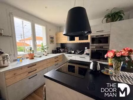 vente maison à niort (79000) : à vendre / 120m² niort