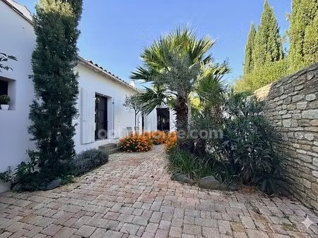 a saisir maison de plain pieds récente en plein cœur du village au bois-plage-en-ré –
