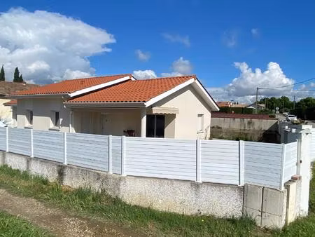 maison récente de plain-pied