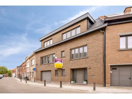 huis te koop in zwijndrecht met 3 slaapkamers